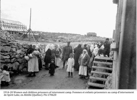 ::1914-20 internment  camp e002852721.jpg